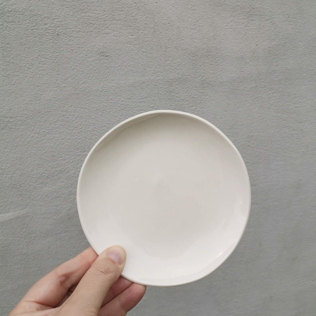 glossy white plate ~ size small