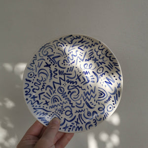 blue squiggle plate ~ size medium