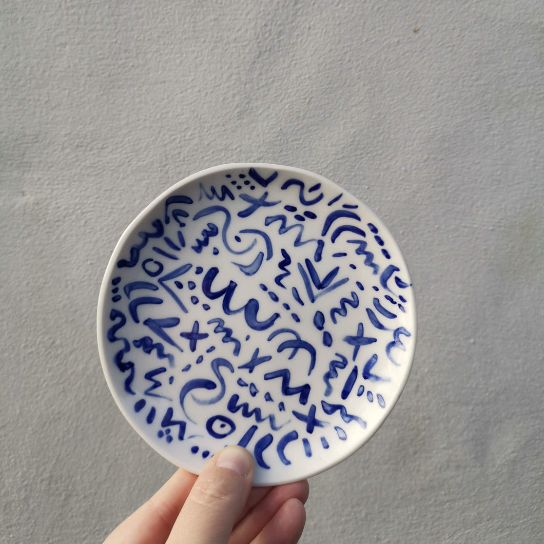 blue squiggle plate ~ size small